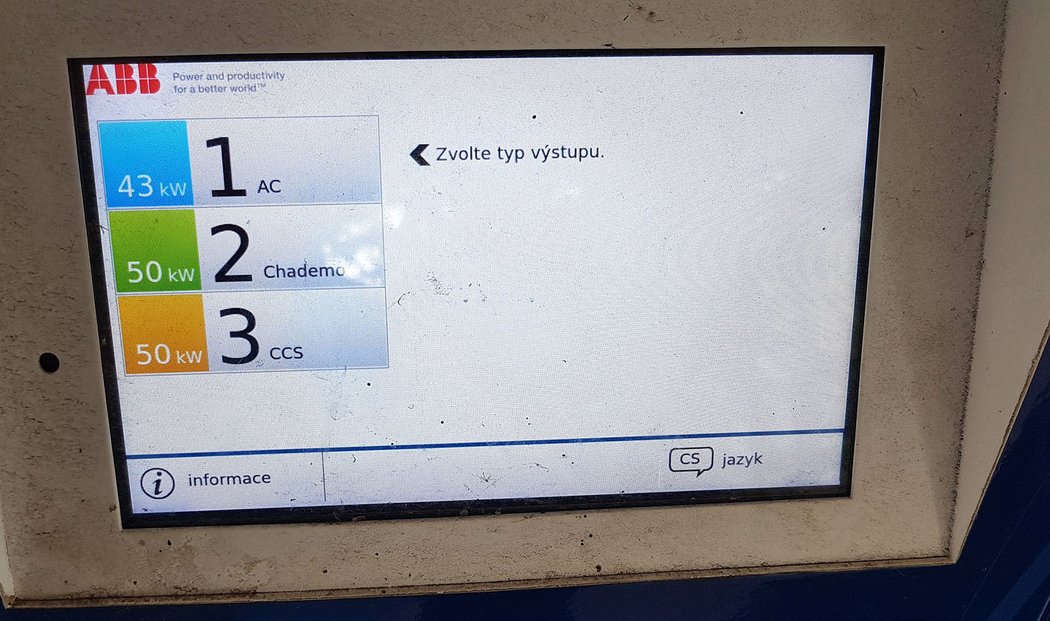 Nabíjecí stanice s konektory Type 2 (Mennekes), CHAdeMO a CCS Combo 2