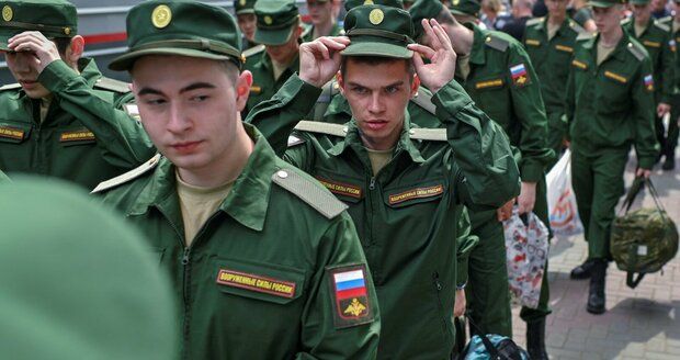 Chlapi bez motivace, velitelů i výzbroje. Putinových 300 tisíc rezervistů není „ve formě“