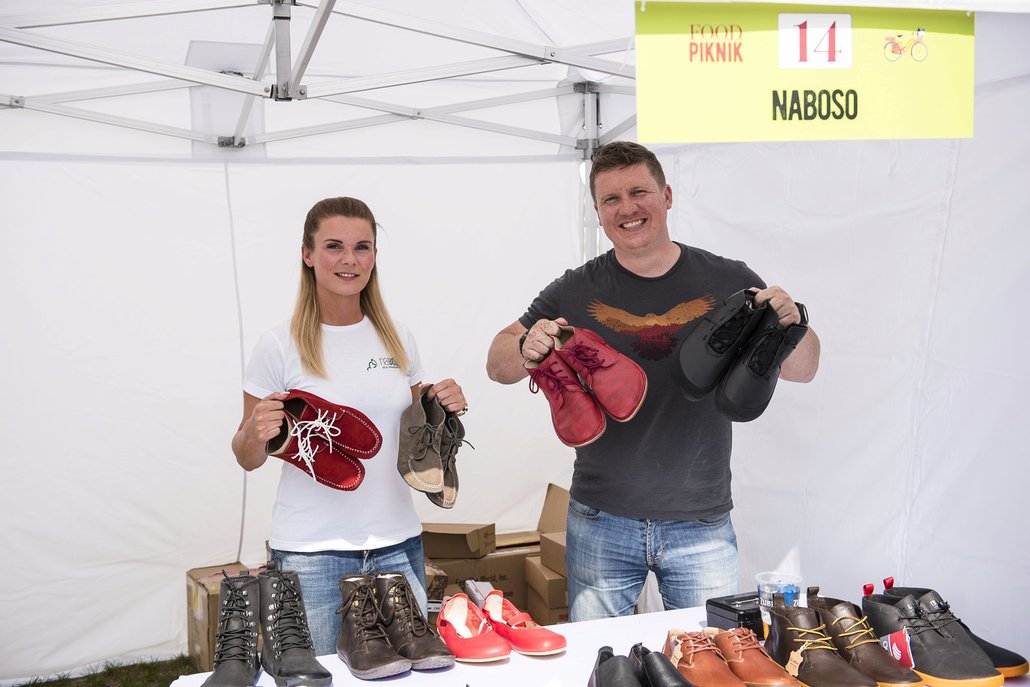 Na pikniku se kromě jídla představili i Naboso s největší nabídkou bosých bot‎ v ČR