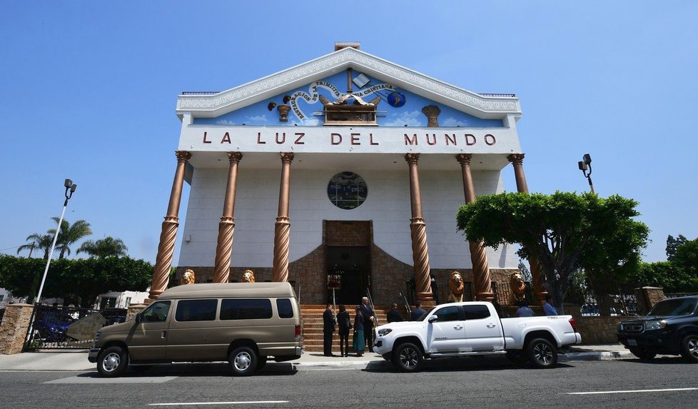 Centrum církve se nachází v milionové mexické metropoli Guadalajara.