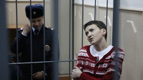 Vězněná ukrajinská pilotka Savčenková