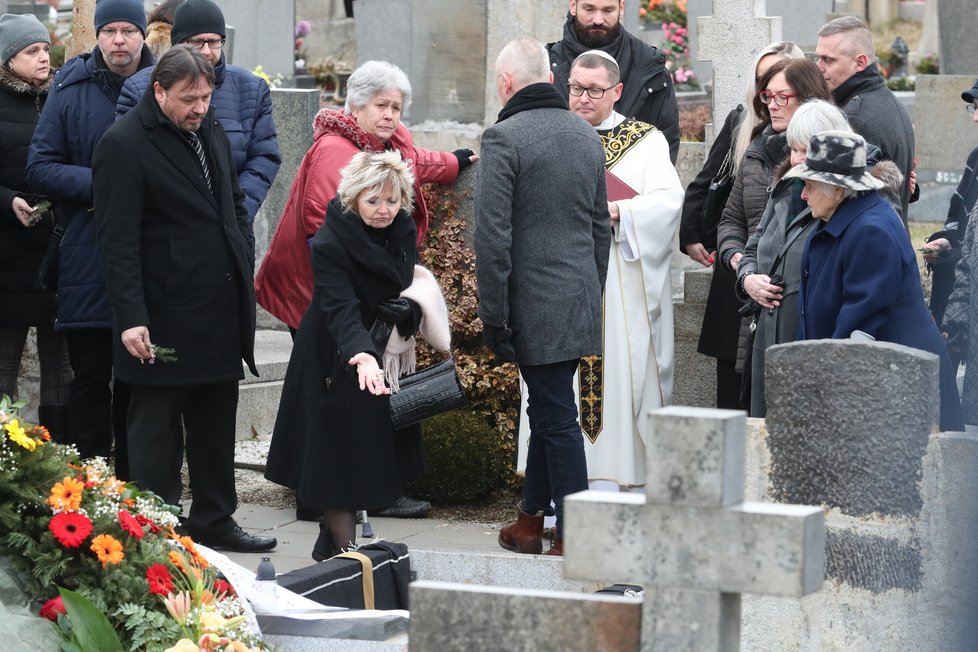 Pohřeb Nadi Urbánkové - Eva Hrušková