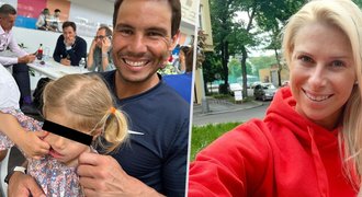 Kouzelná dcera Hlaváčkové: Takhle se tvářila na fotku s Nadalem! Kouzelná dcera Hlaváčkové: Takhle se tvářila na fotku s Nadalem!