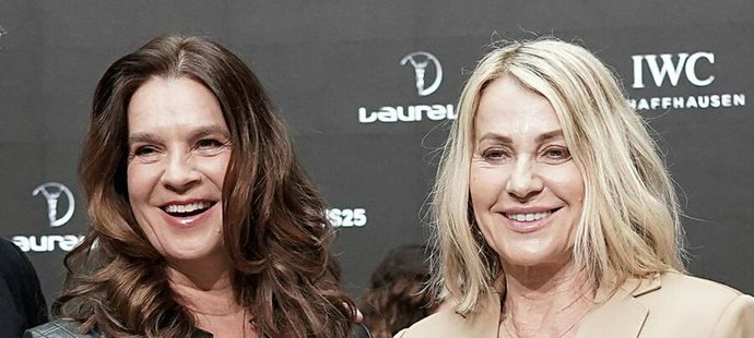 Legendy Wittová s Comaneciovou.