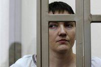 „Savčenková je vinna,“ rozhodli Rusové. Hladovějící pilotka čeká na výši trestu