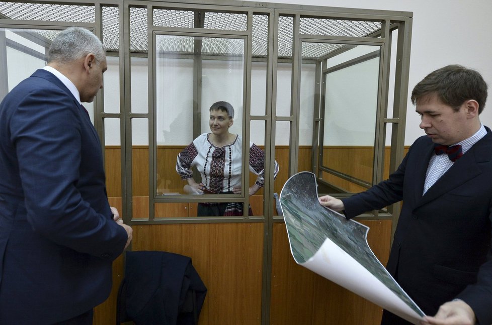 Ukrajinská pilotka Nadija Savčenková u soudu