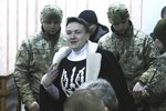 Ukrajinský soud poslal Nadiju Savčenkovou do vazby (23.3.2018).