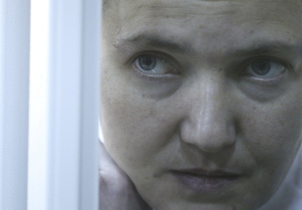Ukrajinský soud poslal Nadiju Savčenkovou do vazby. (23.3.2018)