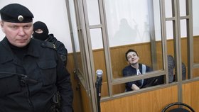 Ruský soud s ukrajinskou pilotkou Savčenkovou: Dostala 22 let (22. března 2016)