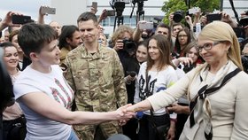 Nadija Savčenková je už v Kyjevě: Rusko a Ukrajina si vyměnily vězně