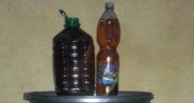 Oleje a tuky odevzdávejte ideálně v PET lahvích.
