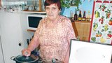 Seniorce vnutili nádobí za 29 tisíc korun: Sebrali jí občanku!
