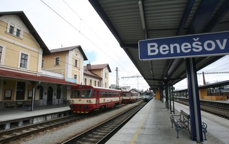 Marek K. zkolaboval na nádraží v Benešově.