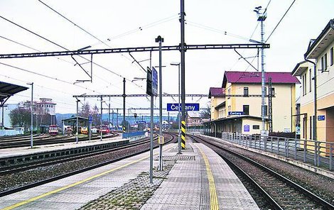 Smrtelná nehoda se stala poblíž nádraží v Čerčanech.