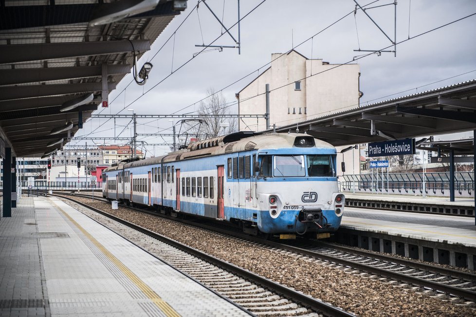 Pantograf přezdívaný „Žabotlam“ na Nádraží Holešovice