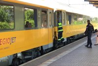 Vlak v Libni přejel člověka! Muž na místě zemřel, provoz na kolejích stojí
