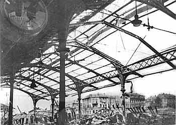 Litinová konstrukce na Horním nádraží v Karlových Varech