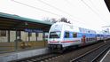 Při cestách z Prahy do Středočeského kraje určitě využijete i nově přidaný úsek Kralupy nad Vltavou – Roudnice nad Labem na rychlíkové lince R20, kde od úterka platí jízdenky PID. Při cestách z Prahy do Středočeského kraje určitě využijete i nově přidaný úsek Kralupy nad Vltavou – Roudnice nad Labem na rychlíkové lince R20, kde od úterka platí jízdenky PID.