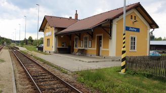 Převod nádraží na SŽDC prošel vládou, cena kolem tří miliard vadí odborům