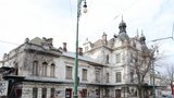 Chátrající nádraží Vyšehrad: Pražský magistrát ho chce s majitelem vyměnit, nabízí parcely pro rodinné domy