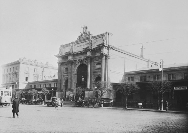 Vlakové nádraží Praha-Těšnov bývalo podle některých nejkrásnější v metropoli.