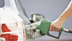 Řidiči nafťáků, pozor! V Česku se prodává nafta plná síry, která ničí motory