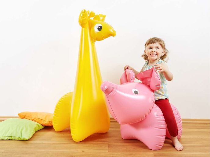 Nafukovací zvířata od firmy Fatra. Nafukovací zvířata od firmy Fatra.