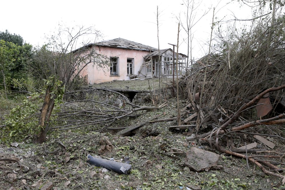 Boje v oblasti Náhorního Karabachu pokračovaly i v noci na pondělí 28.9.2020.