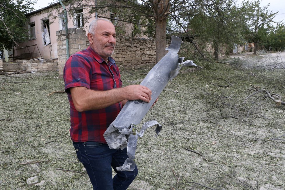 Boje v oblasti Náhorního Karabachu pokračovaly i v noci na pondělí 28.9.2020.