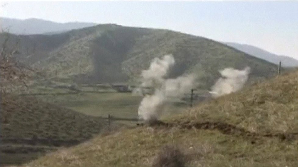 Takhle se teď bojuje v Náhorním Karabachu.