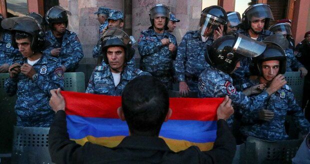 Konflikt v Náhorním Karabachu si vyžádal přes 200 mrtvých. Umírali i ruští míroví vojáci