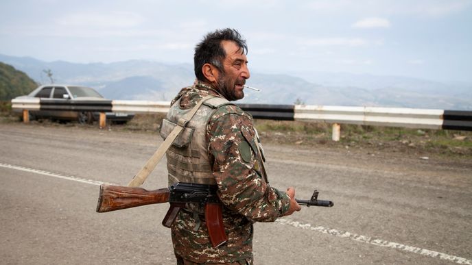 Boje o Náhorní Karabach. Na snímku příslušník místní proarménské milice