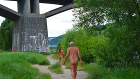 V Praze se nachází hned několik nudistických pláží.