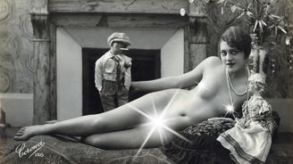 Tyto cudné erotické snímky byly pornografií začátku minulého století. Puritánům se je zničit nepodařilo