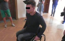 Borise (20) zavalil náhrobek: Za život na vozíku dostane...