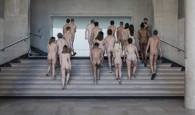 Muzeum plné naháčů. Galerie otevřela své dveře nudistům 