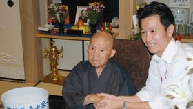 Najstarší muž na svete, Japonec Tomodži Tanabe, oslavoval dnes 113. narodeniny v juhojaponskej provincii Mijazaki.