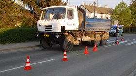 Nákladní auto dnes srazilo na Brněnsku dívku, je těžce zraněná.