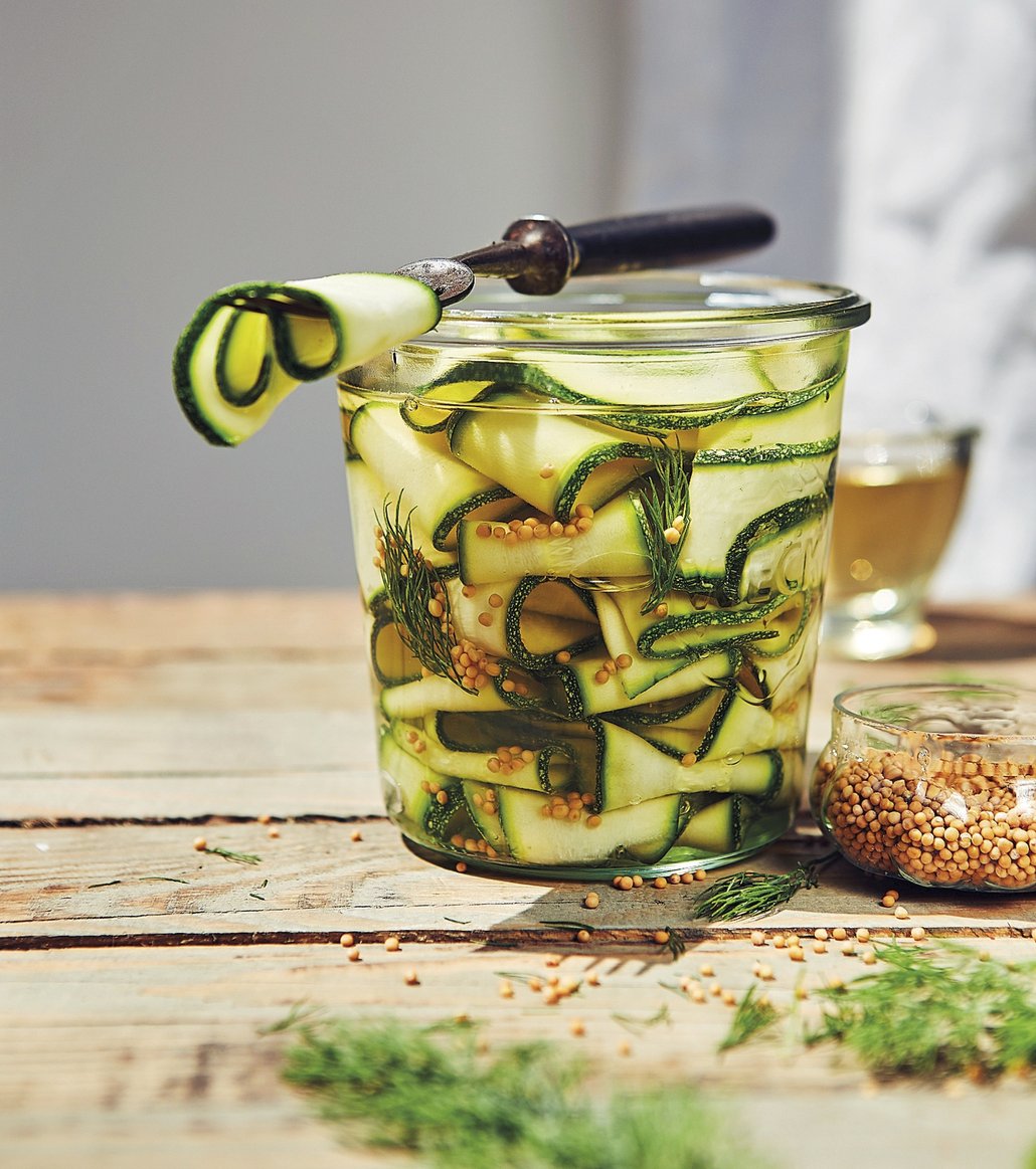 V létě oceníte cuketové pickles, které se hodí ke každému jídlu