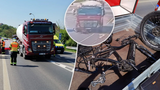 Hrůza v Žatci: Těžký náklaďák na silnici smetl cyklistku