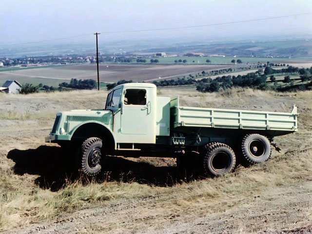 Tatra T 111