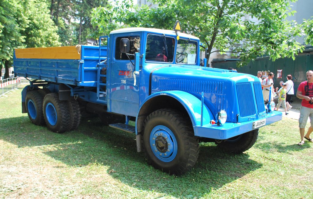 Tatra T 111