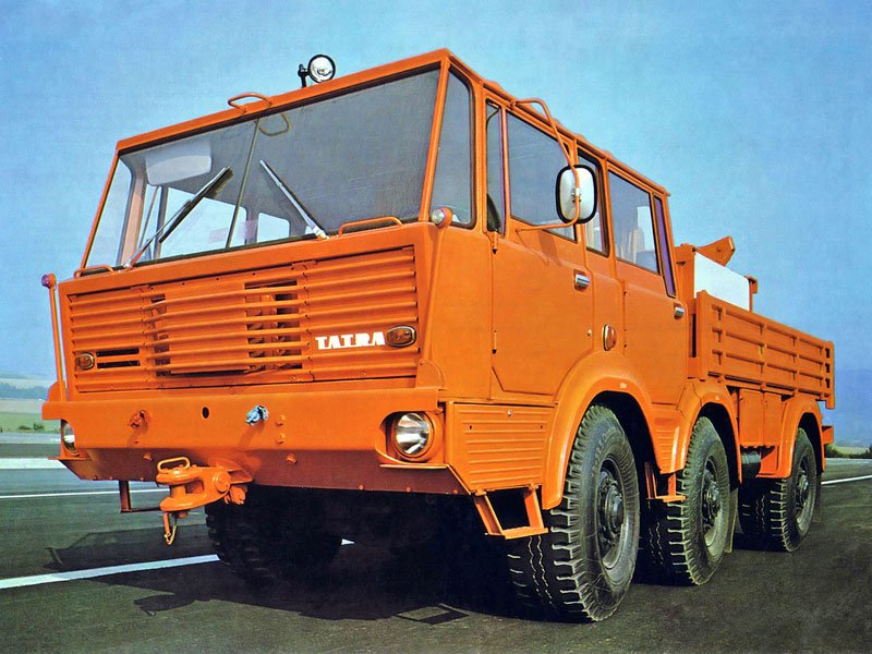 Tatra T 813