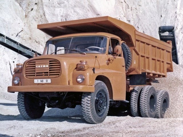 Tatra T 148