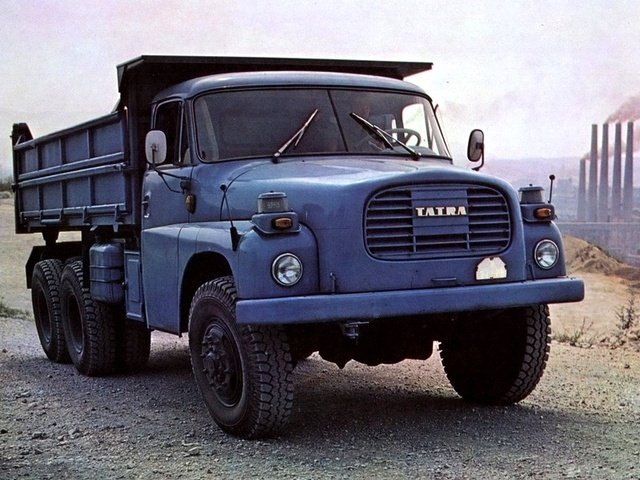 Tatra T 148