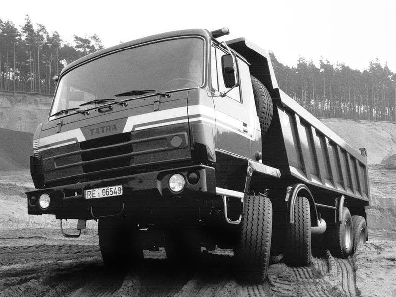 Tatra T 815