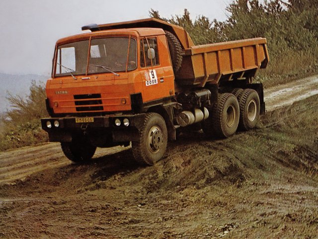 Tatra T 815