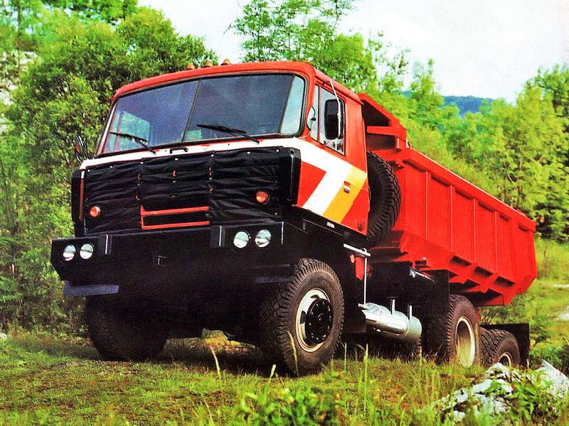 Tatra T 815