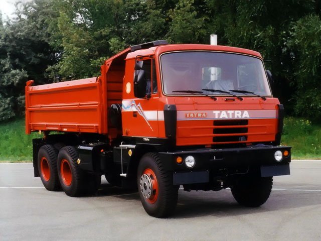 Tatra T 815