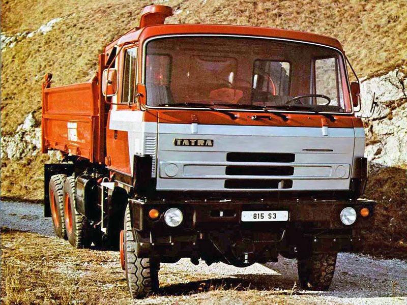 Tatra T 815